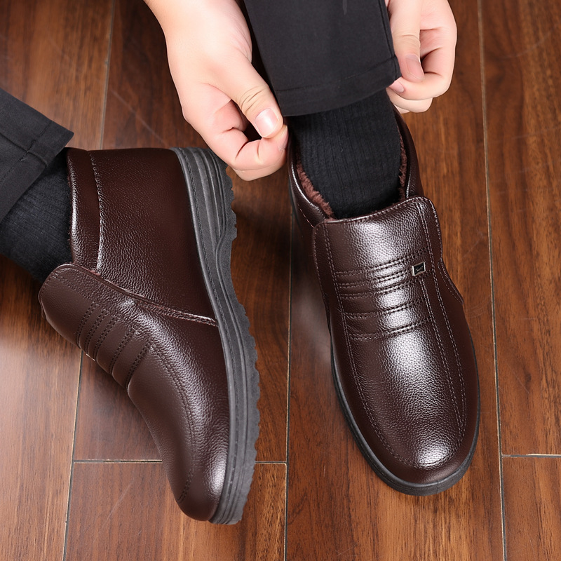 Invierno cálido y veludo antideslizante zapatos de algodón casuales de alto nivel para hombres zapatos de cuero de edad avanzada para personalizar un cabello