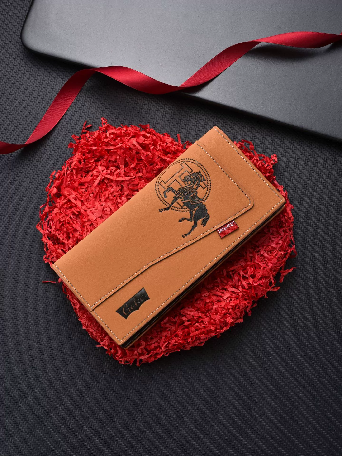 Fashionable long wallet, capacious suit