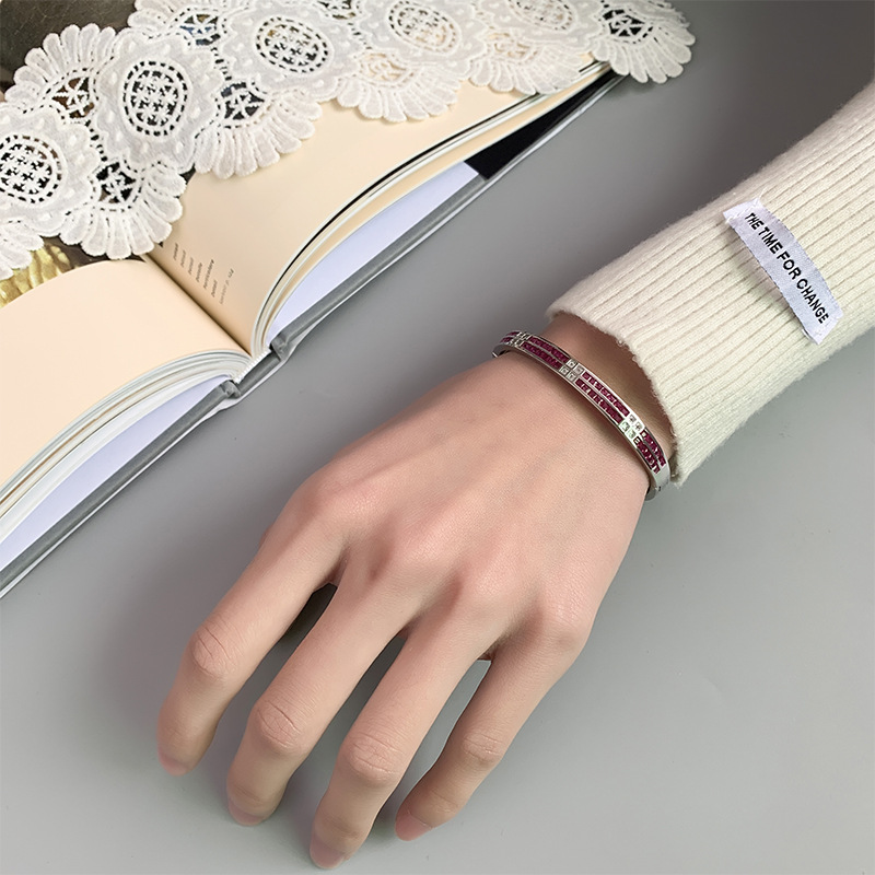 2024 nuevo estilo zhuang sheng joyería colorido tesoro europeo y americano retro pulsera de lujo con incrustaciones pulsera femenina al por mayor