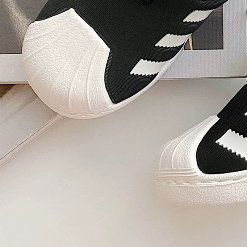 Slip-on Kidsren's Shell Toe Classic Sneakers for Boys and Girls Lace-free Soft-soled Running Shoes Soft Shell Kidsren's Shoes Wholesale