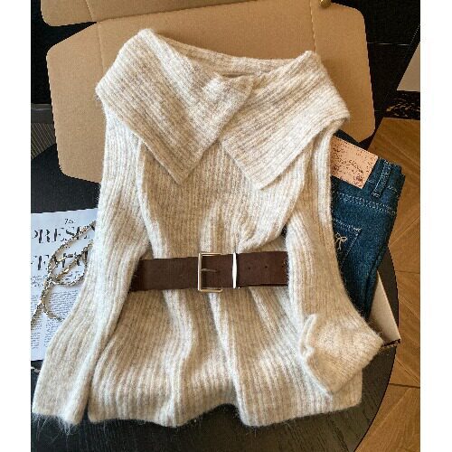 Vintage purple oversized sweater for women, featuring a relaxed, loose fit, chunky knit, and a one-shoulder design, creating a soft and cozy knit top Vintage purple oversized sweater for women, featuring a relaxed, loose fit, chunky knit, and a one-shoulder design, creating a soft and cozy knit top
