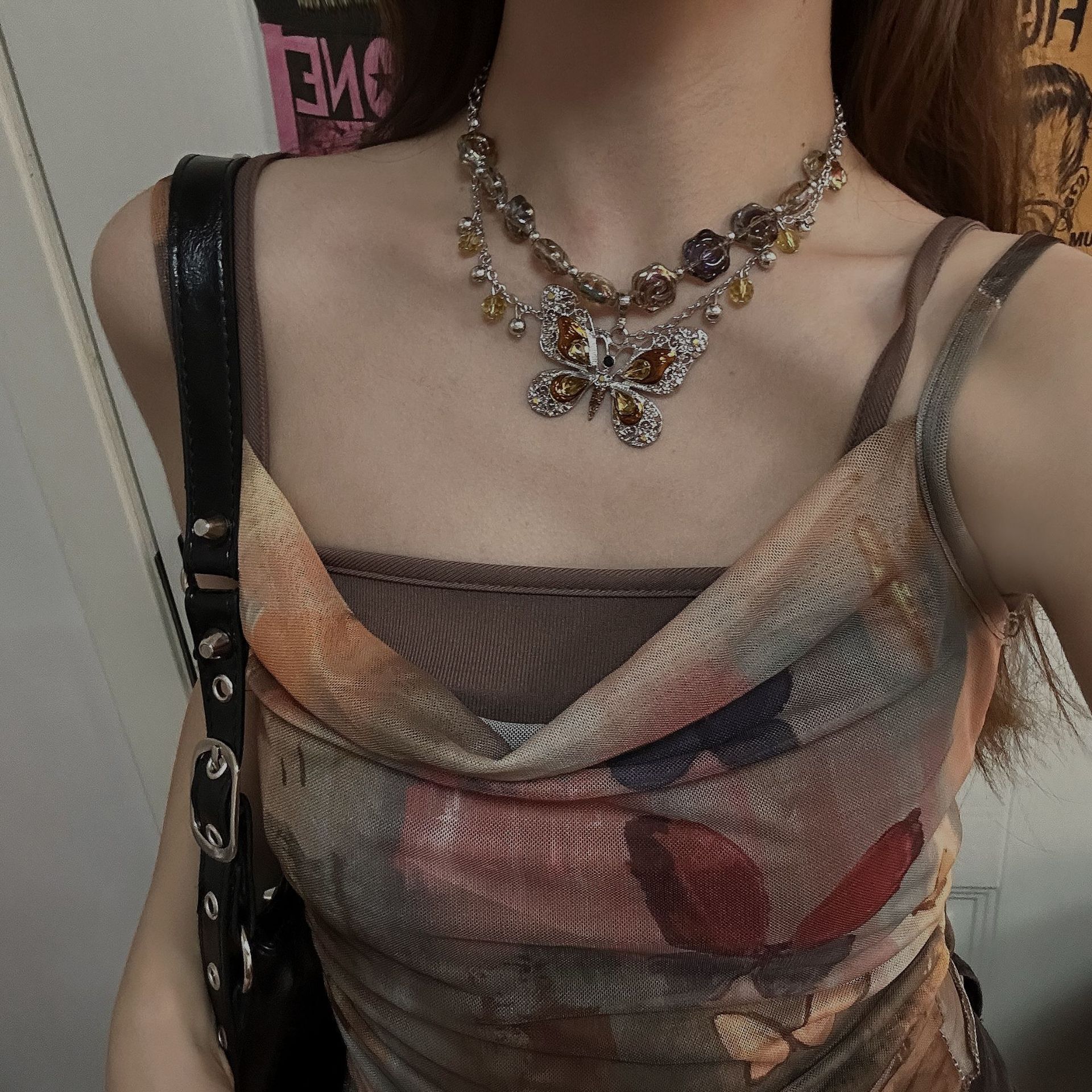 Heavy-Duty Vintage Butterfly Flower Necklace for Women, Sweet and Cool Punk Niche High-End Clavicle Pendant, Spicy Girl Personality Chain Trend