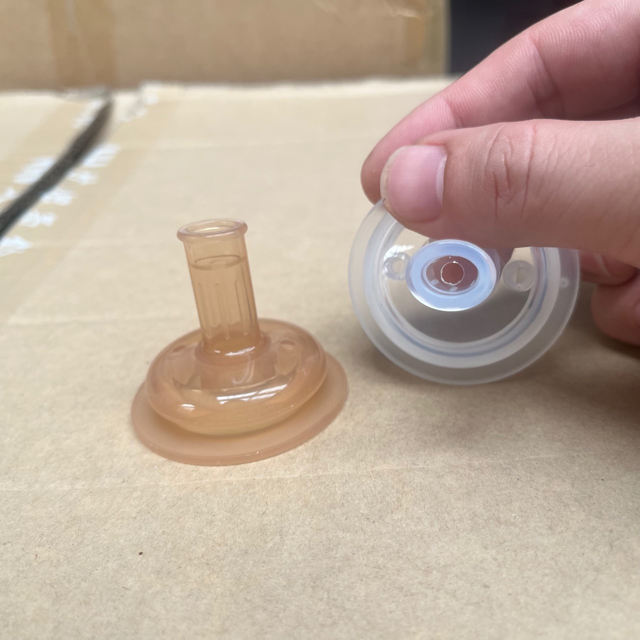 Factory wholesale wide-caliber one-mouth straw nipple direct drink large round hole water nozzle learning drink suction nozzle