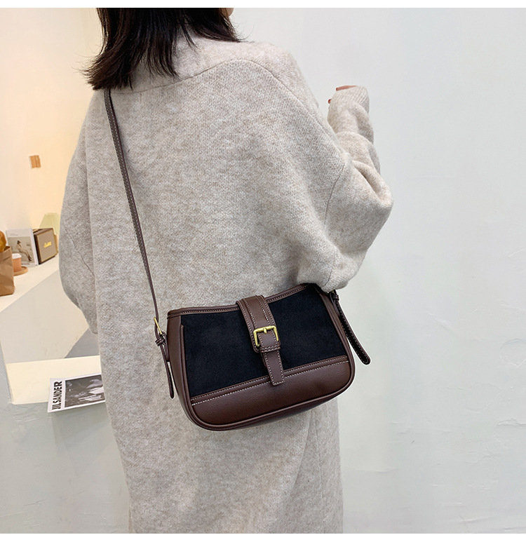 Fashion One-shoulder Handbags 2021 New Autumn And Winter Simple Stitching Leopard Print Underarm Bag display picture 9