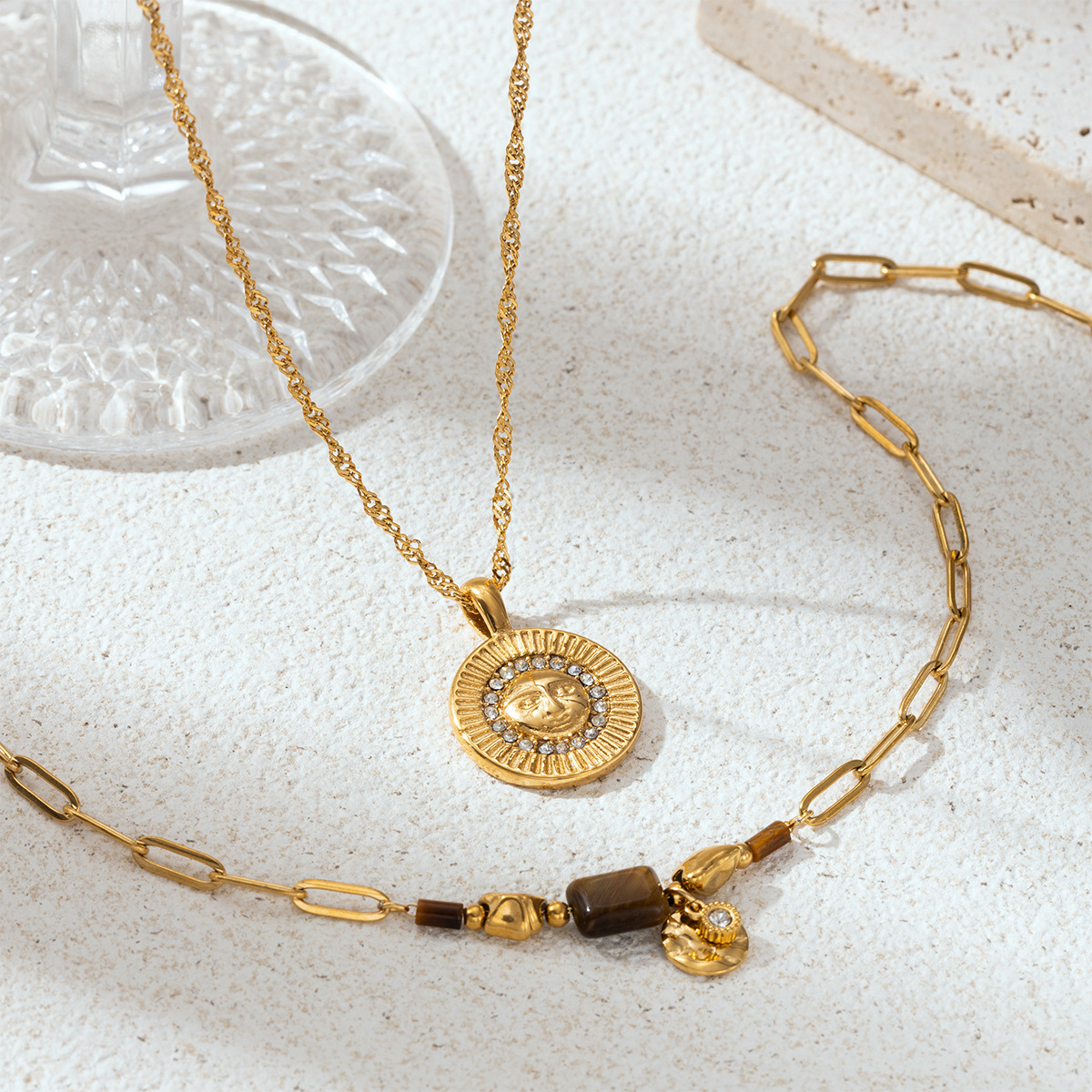 Collar de acero inoxidable TENA Europa y los Estados Unidos ligero nicho de lujo galvanizado 18k collar de oro titanio no desvanecerse venta caliente transfronteriza en