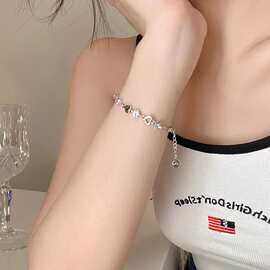 爱心镶钻手链女夏季2026年冷淡风轻奢小众个性设计高级感闺蜜手饰
