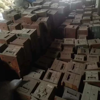 大量回收，电子厂，模具厂，塑胶厂，五金厂，等一切二手模具铁回