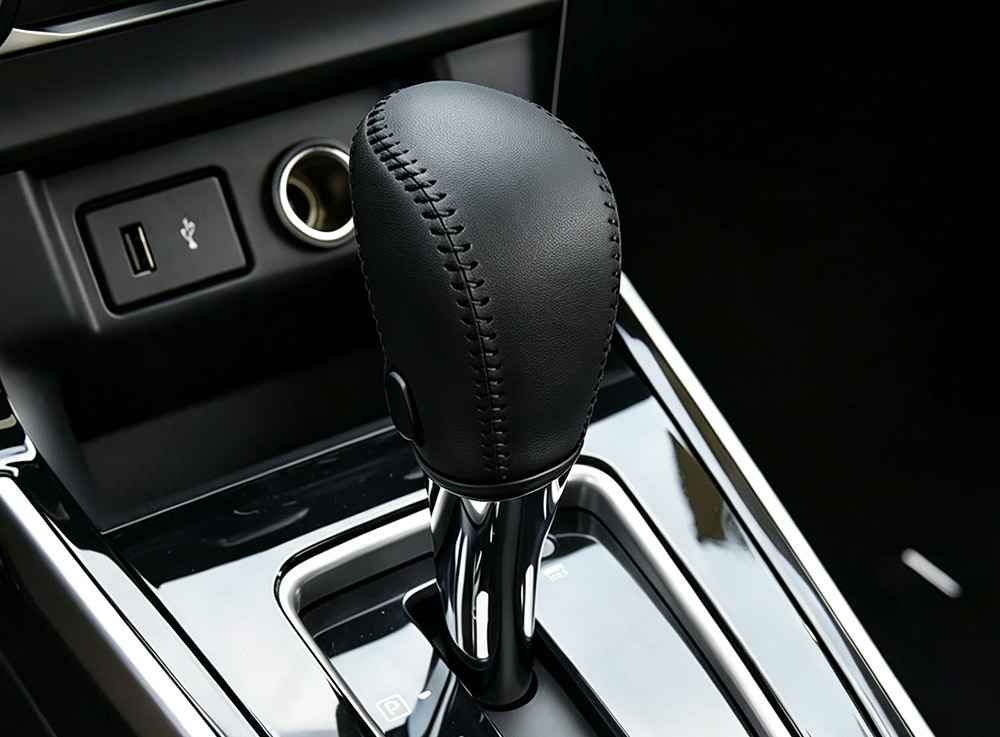 Leather car gear shift knob cover, hand-stitched, for Nissan 2012 New Sylphy, Qida, and Teana models. Also includes a handbrake cover and a gear shift cover