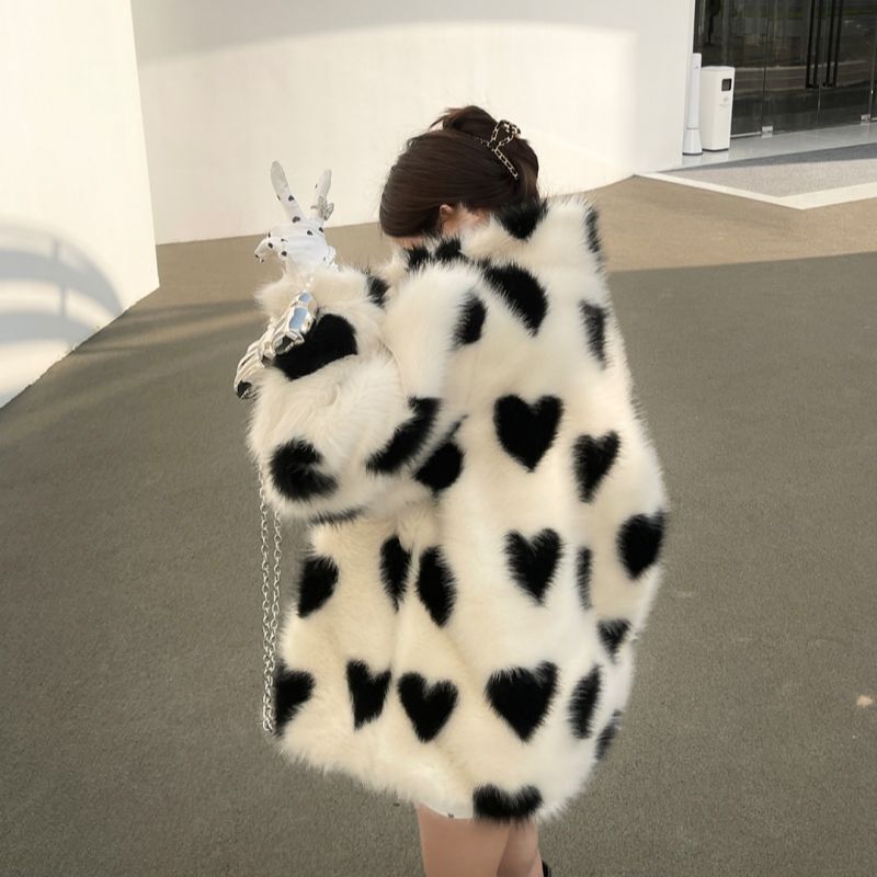 European and American Style Faux Fur Coat, Black and White, Loose Fit, Thickened, Heart Design, Young Women's Fur Coat, Rich Style