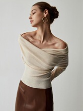 O 95848 Off Shoulder Knitwear Long Sleeve Top 斜肩针织衫