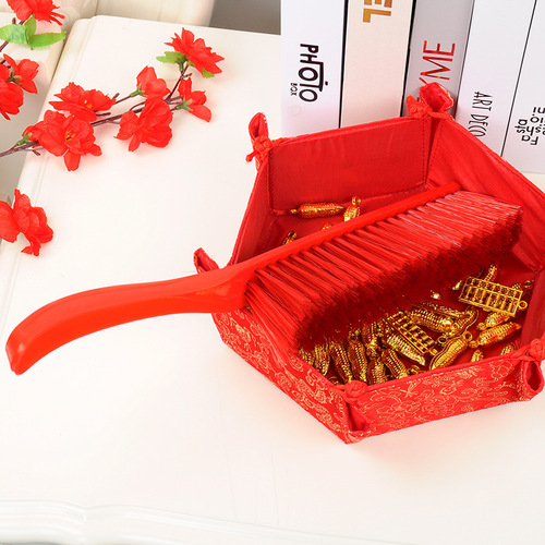Wedding celebration supplies wedding big red dusting bed brush bride dowry supplies bed sweeping brush wholesale