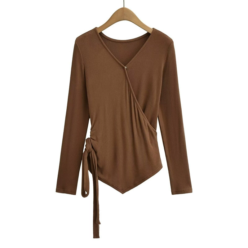 Spring long-sleeve, fitted base shirt, V-neckline