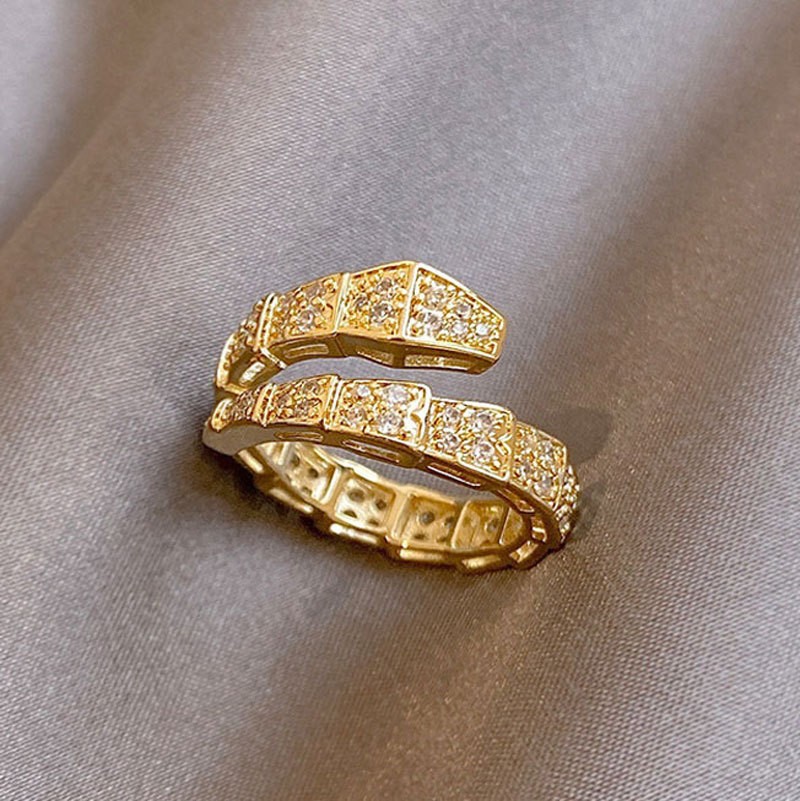 Anello serpente regolabile con design geometrico per donna_voghion.com