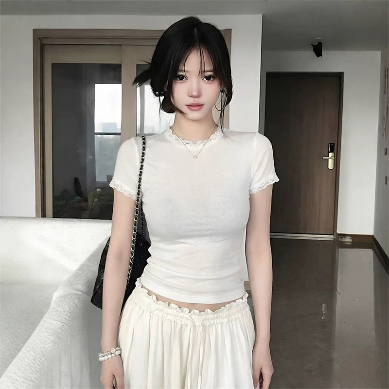 Lace-Trimmed White Short-Sleeved T-Shirt, This Year's Trendy Beautiful Women's Clothing, Unique and Pretty Summer Top in the Miu Style