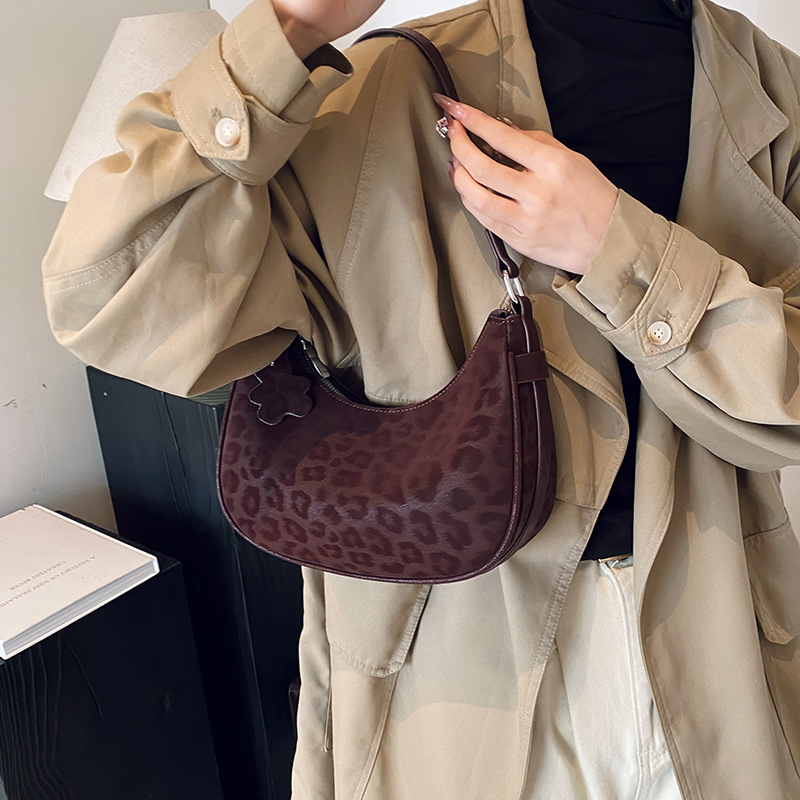 Bolso de mano transfronterizo de viento de cientos de siglos de verano 2025 nuevo retro leopardo bolso de hombro personalidad chica caliente bolso de moda