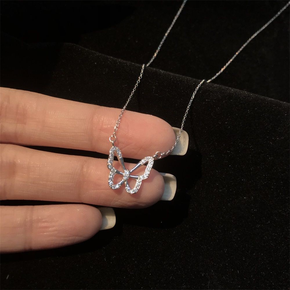 New Butterfly Clavicle Necklace Women's Simple Light Luxury Fashion All-match High-end Niche Design Clavicle Chain Gift