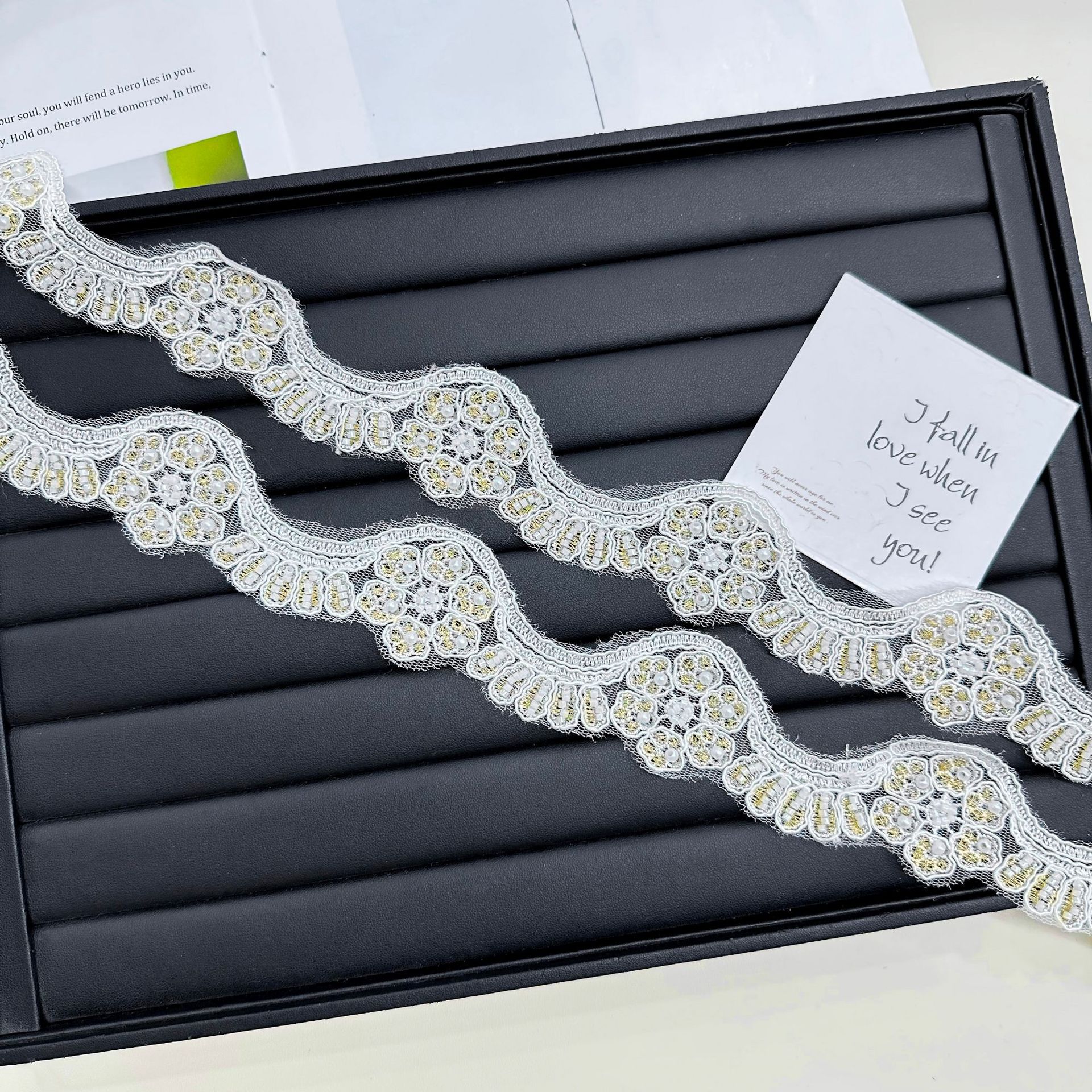 Inventario de dientes de perro ondulados encaje de perlas de clavos hechos a mano accesorios de banda de encaje pequeña fragancia accesorios de ropa cortina decoración de bordado image 3