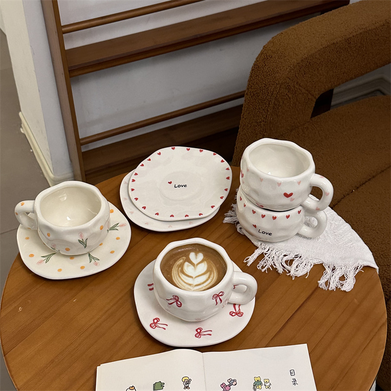 260g Weight Water Bottles Kitchen and drinking utensils 1 Piece Quantity Daily Occasion ceramics Material Heart Shape, Flower, Bow Knot Pattern Cute Style Cute Heart Shape Flower Bow Knot Ceramics Water Bottles 1 Piece 无