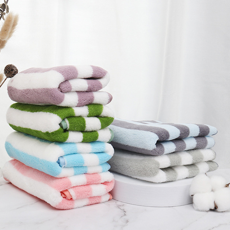 toalla de banda ancha de lana de coral, borde de urdimbre, baño suave y grueso, absorción de agua colgante, toallas domésticas de absorción de agua, secado rápido