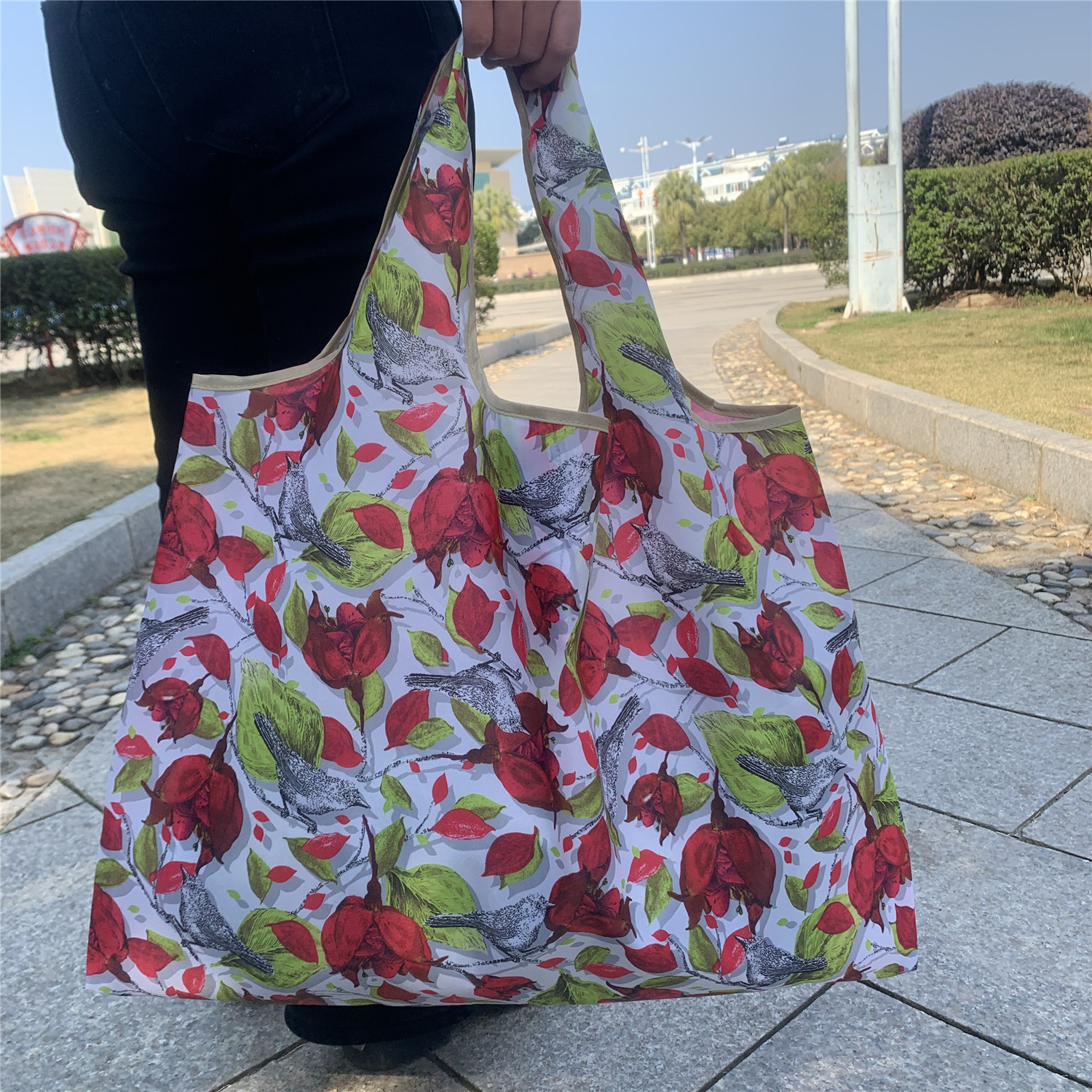 Bolsa de compras plegable de la protección del medio ambiente del paño de Oxford bolsa de almacenamiento portátil bolsa de supermercado grande bolsa de dibujos animados japonés