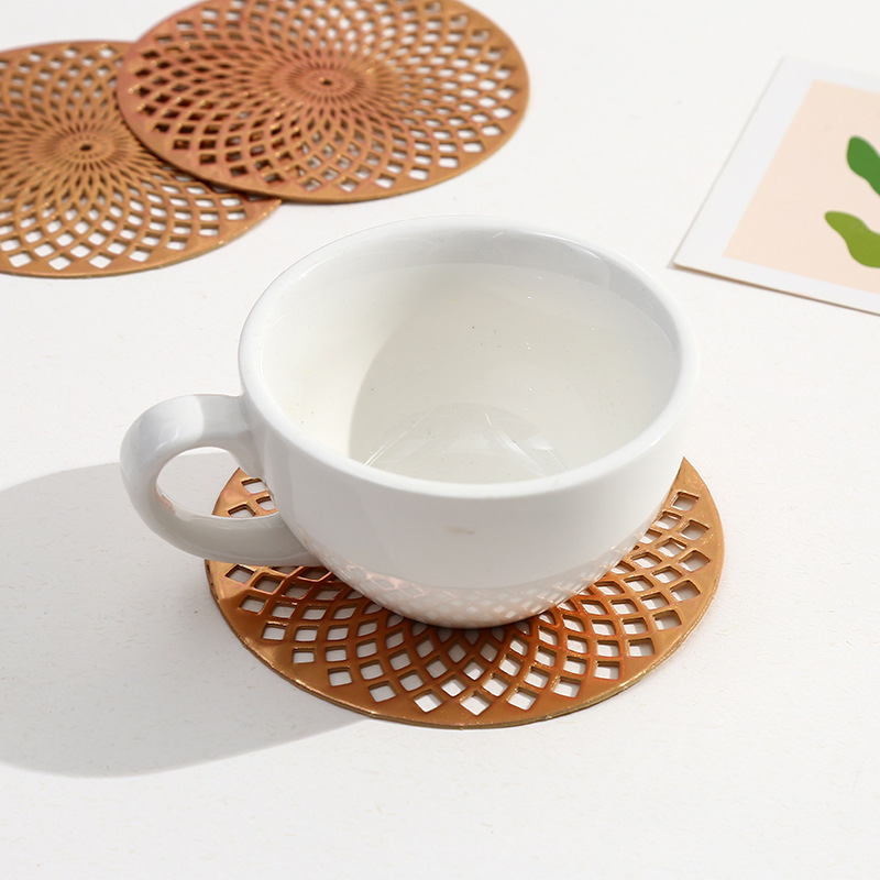 Amazon almohadilla redonda europea de PVC almohadilla de comedor de lujo ligera almohadilla de aislamiento térmico almohadilla de mesa de café anticaldado almohadilla de comedor occidental superior