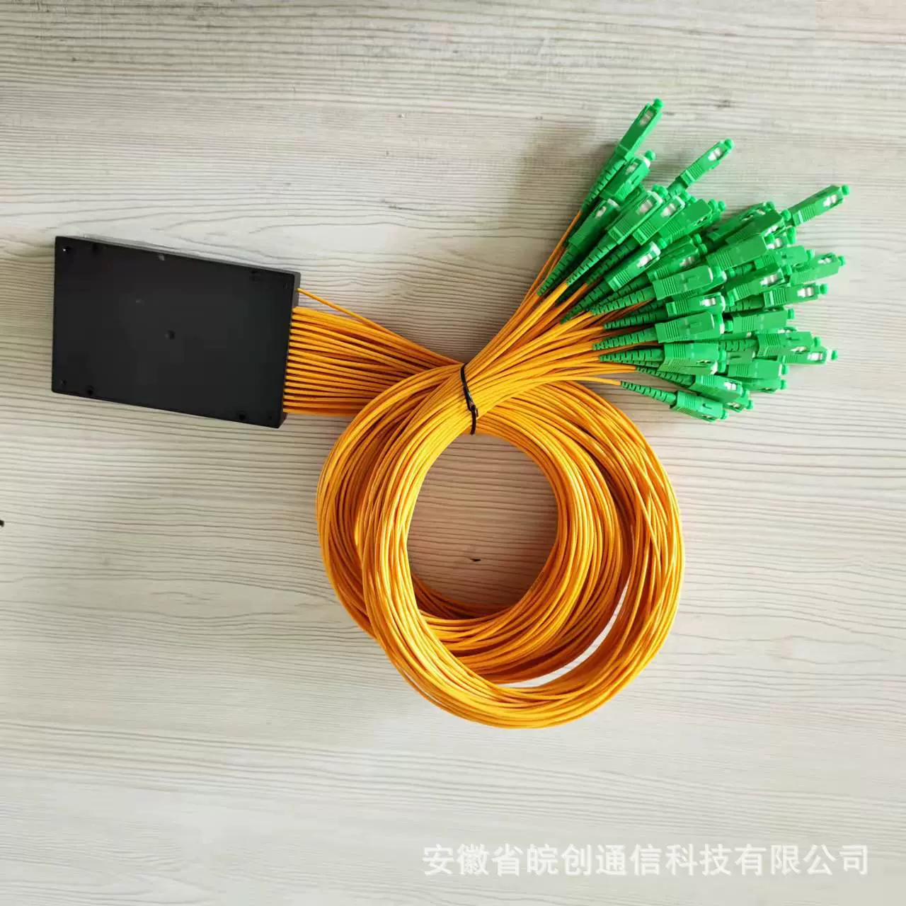 专业生产单模1分64-SC/APC-2.0MM-1M盒式光纤分路器 连接器