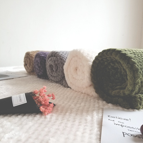 S588 pineapple plaid white sofa blanket blanket cover blanket thickened solid color flannel mesh blanket coral velvet activity