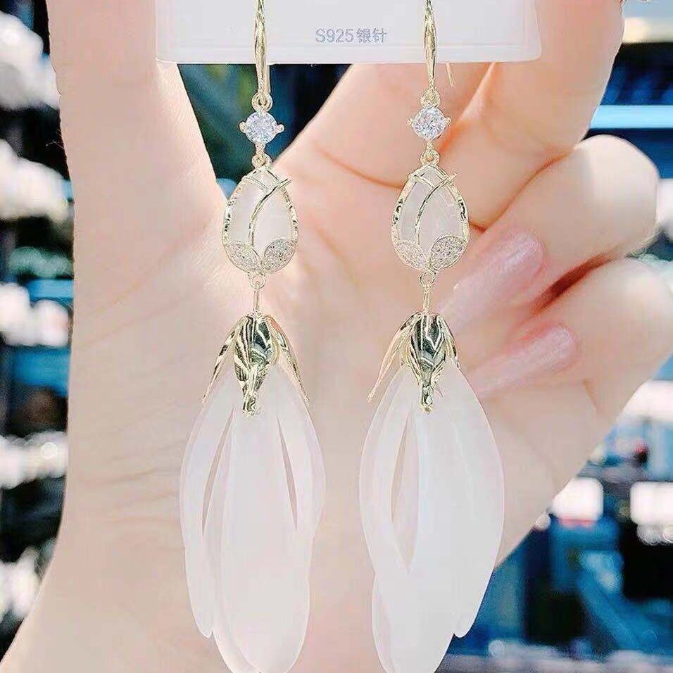 Pendientes de borla de pétalos de hadas largos de temperamento coreano Pendientes de tulipán nuevos pendientes de red