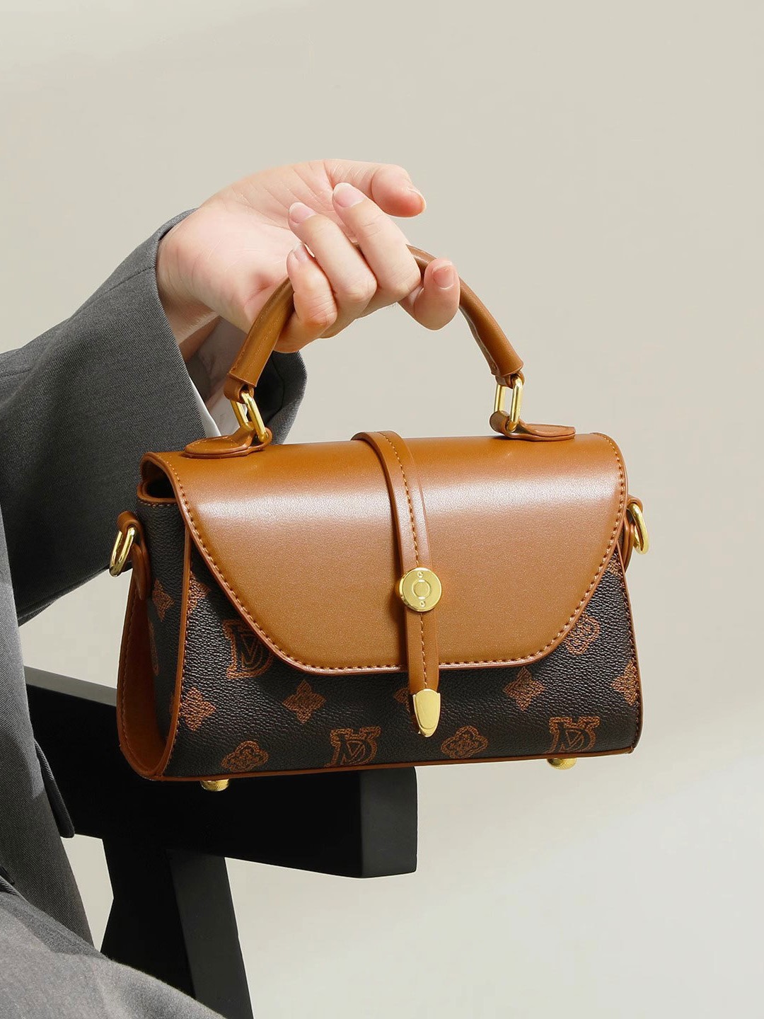 Bolso para mujeres 2025, nuevo bolso de mano, bolso de hombro de mujer, bolso de moda universal, bolso de lujo ligero simple.