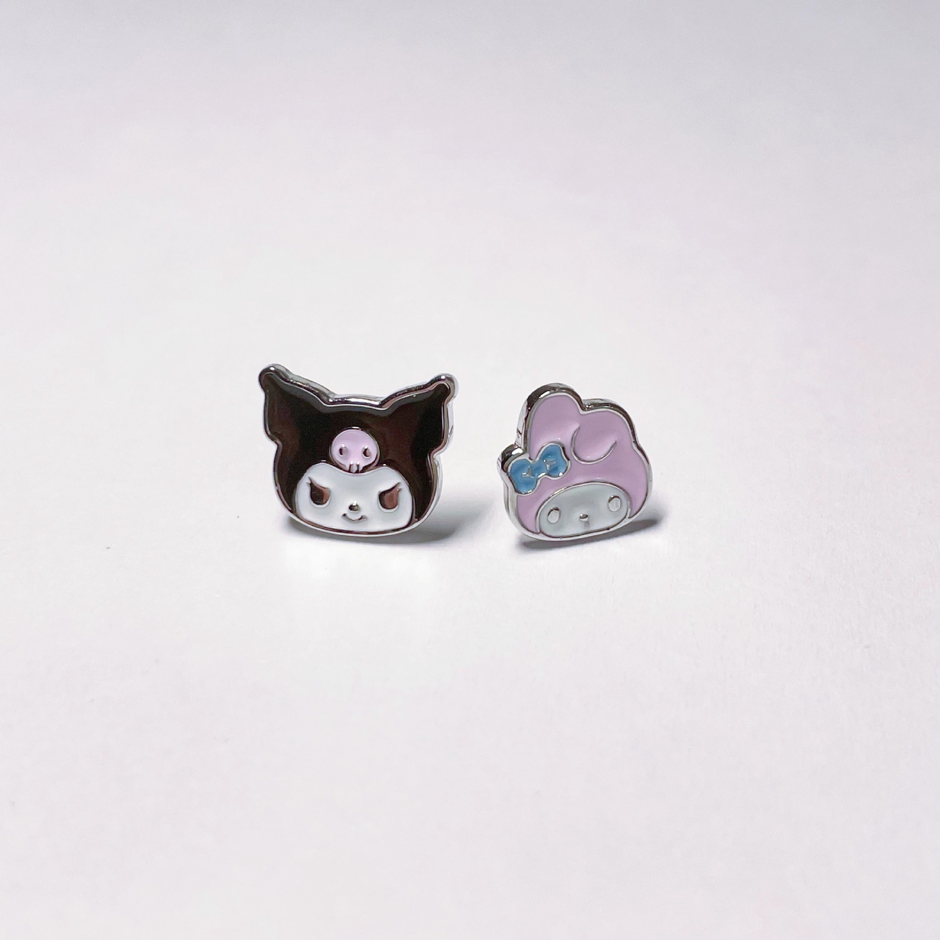 16G labret stud size and finish detail