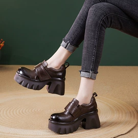 女式皮靴;厚底凉鞋;高跟凉鞋