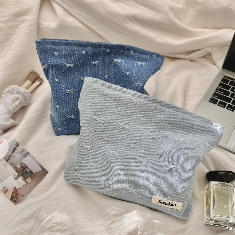 416g Weight Canvas Lining Material Zipper Closure Type / Strap Type Cosmetic Bag Bags Type Holiday, Travel, Daily Occasion Denim Material Bag, Cattle, Knot, Butterfly, Bow Knot Pattern All Seasons Season Women's Gender Cute Style Square Shape Cute Bag Cattle Knot Denim Square Makeup Bags 15