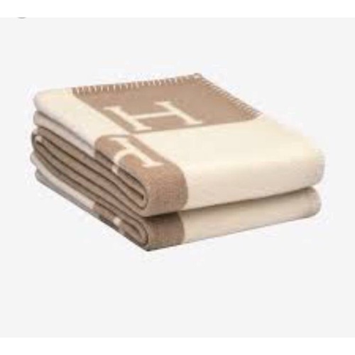 H Fleece Blanket Afternoon Nap Blanket Wool Blanket Needle Knit Embroidered Sofa Blanket Thick Fleece Blanket Cashmere-like Air Conditioner Cover Blanket
