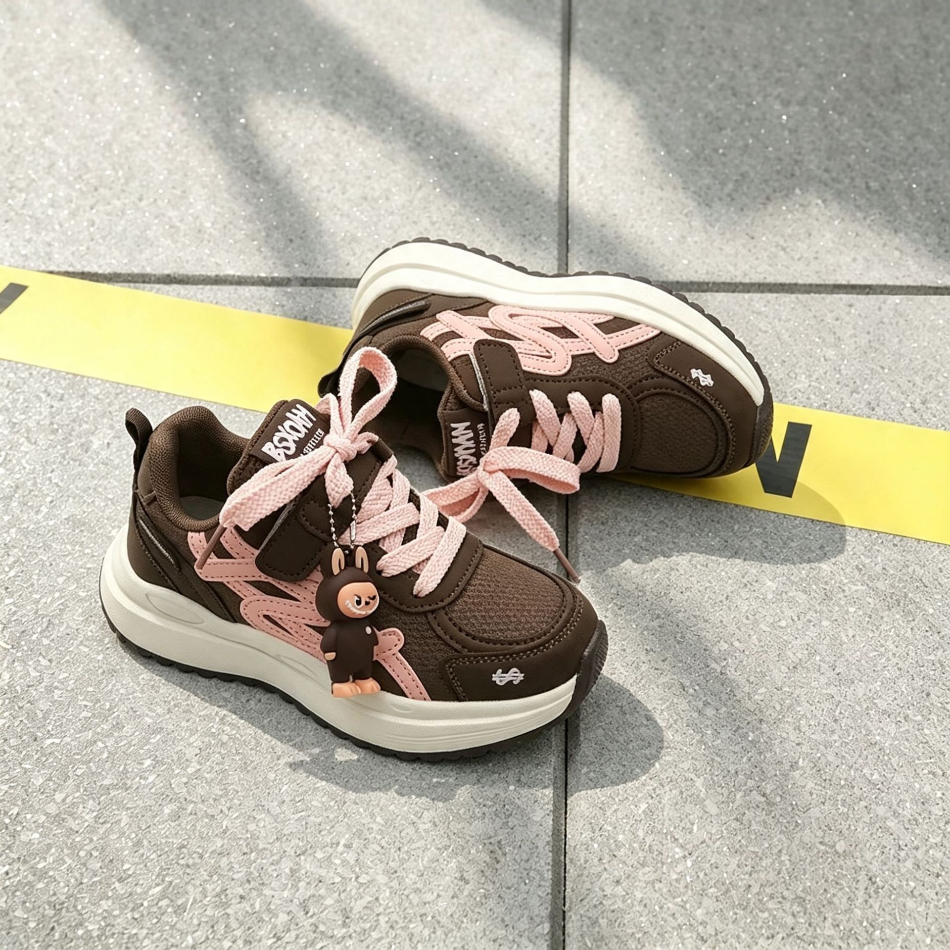 Zapatos al aire libre impermeables de cuero nuevos zapatos de corrida de otoño zapatos de niños zapatos deportivos de niños zapatos de padres estudiantes