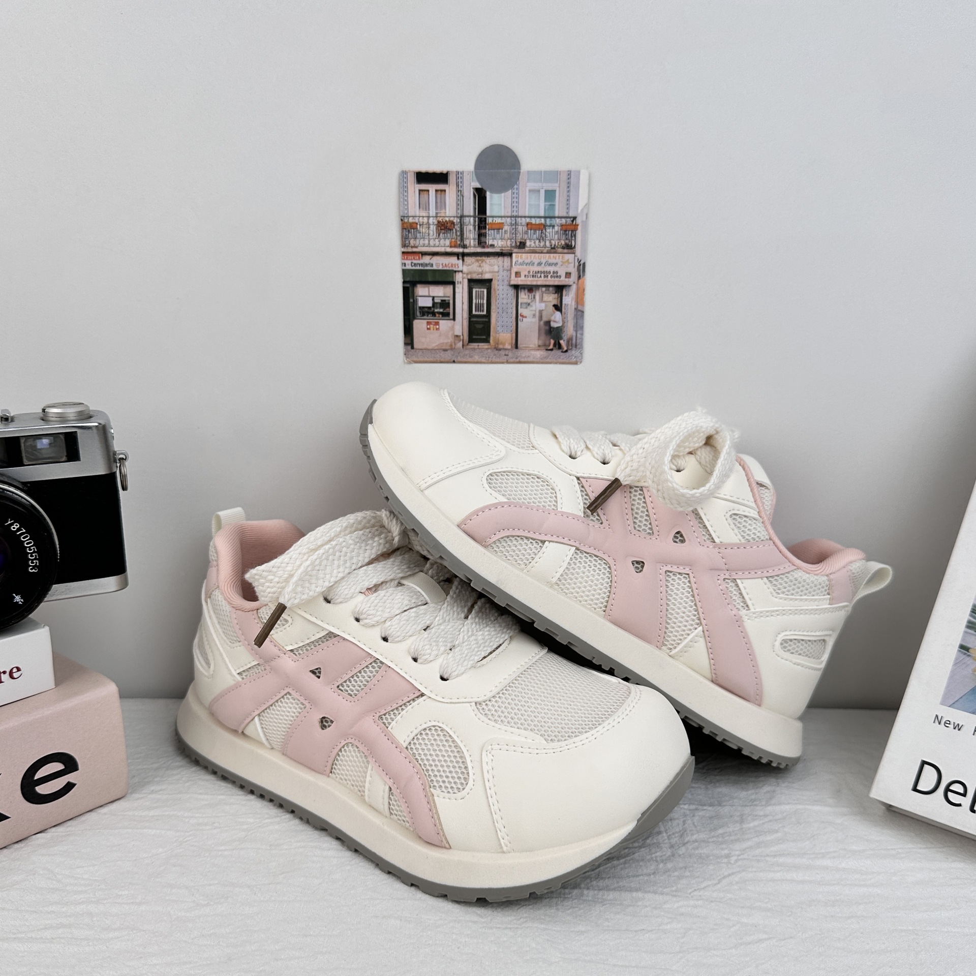 Zapatos de entrenamiento de ondas gruesas de mujeres 2025 nuevos zapatos de verano respirables de red Gump zapatos de skate casuales