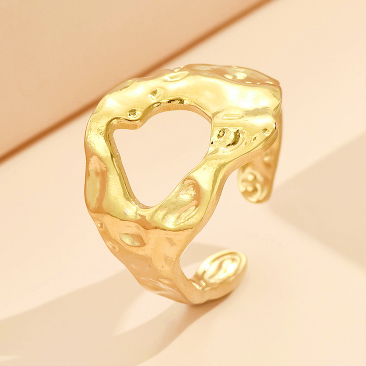 Sparkling Ring For Women, Crafted With Romance.Sleek & Comfortable, Designed To Highlight Your Charm.A Subtle Yet Stunning Piece For Dates,_voghion.com
