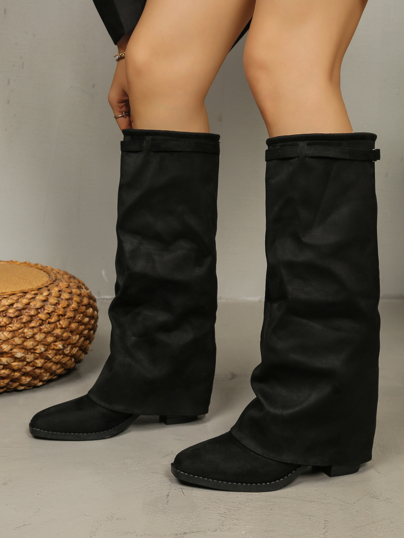 Bottines grandes tailles transfrontalières pour femmes, collection automne-hiver 2025, nouveauté tendance, bout pointu, talon compensé, export_voghion.com