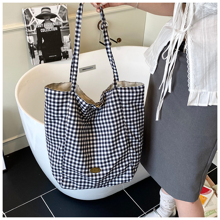 ins Korean-style laid-back single-shoulder bag, casual large-capacity black and white checkered tote bag, student commuting backpack for classes undefined