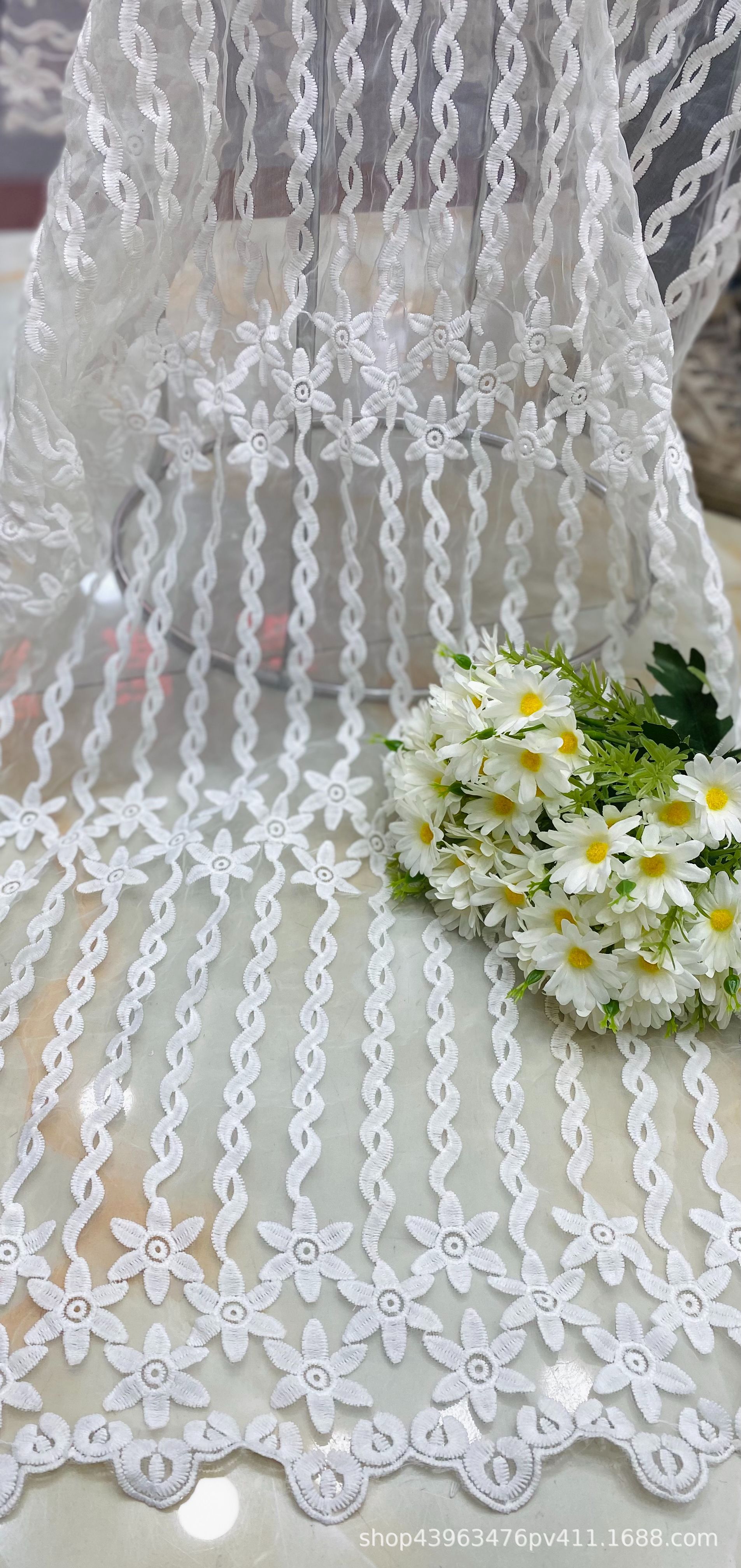 牛奶丝花边欧根纱花边三合一花边电脑绣花玻璃纱花边时尚面料