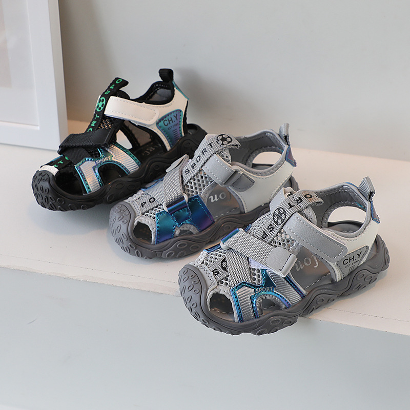 2023 Sommer Neue Kindersandalen, Baotou Anti-Kick-Strandschuhe mit weicher Sohle für Jungen, Ausgehöhlte Sportsandalen für Mädchen_voghion.com