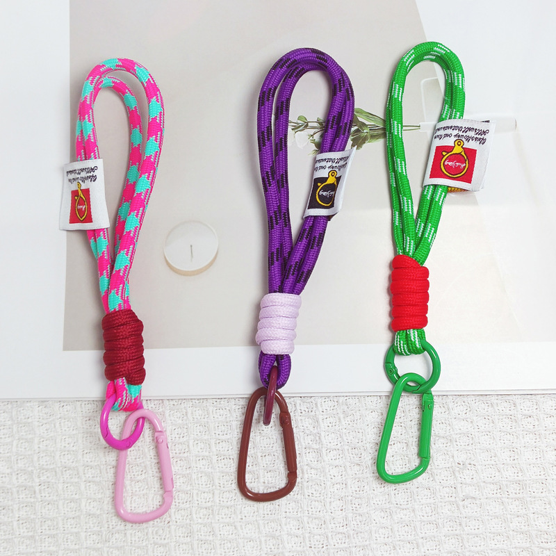 Super Stylish Keychain for Men and Women, Couple Mobile Phone Pendant, High-End Wrist-Style Car Key Holder, Durable Anti-Theft Braided Rope