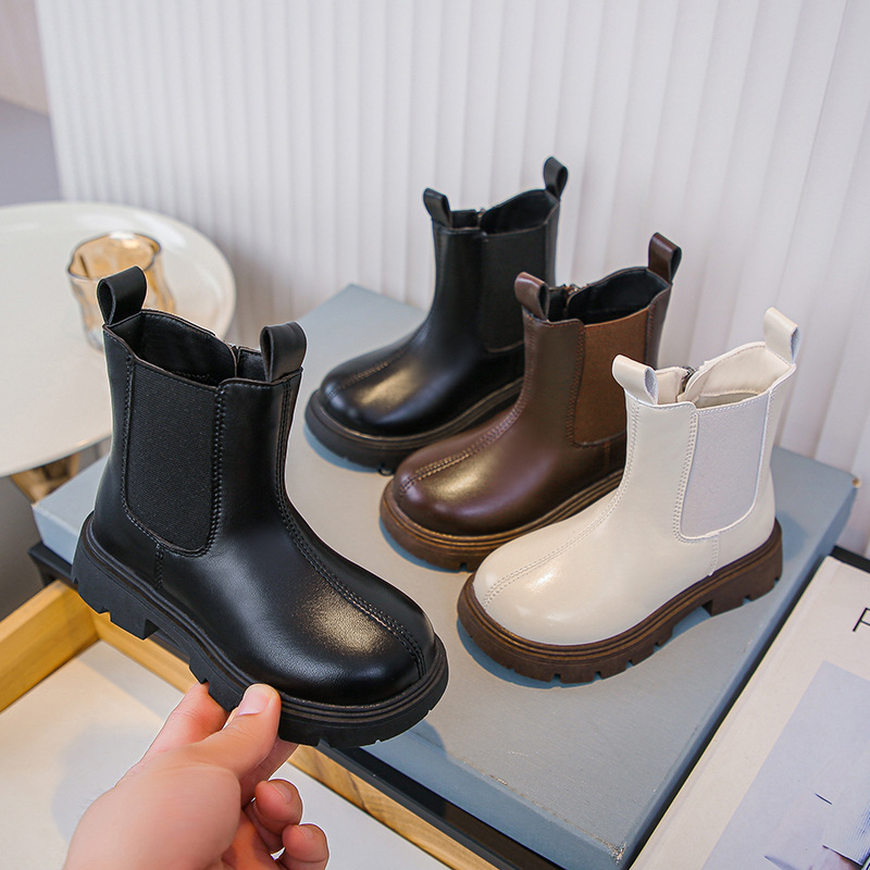 Kinder Martin 2024 Herbst und Winter Neuheit Jungen kurze schwarze weiche Sohlen Leder britischer Stil Mädchen Einzelstiefel_voghion.com