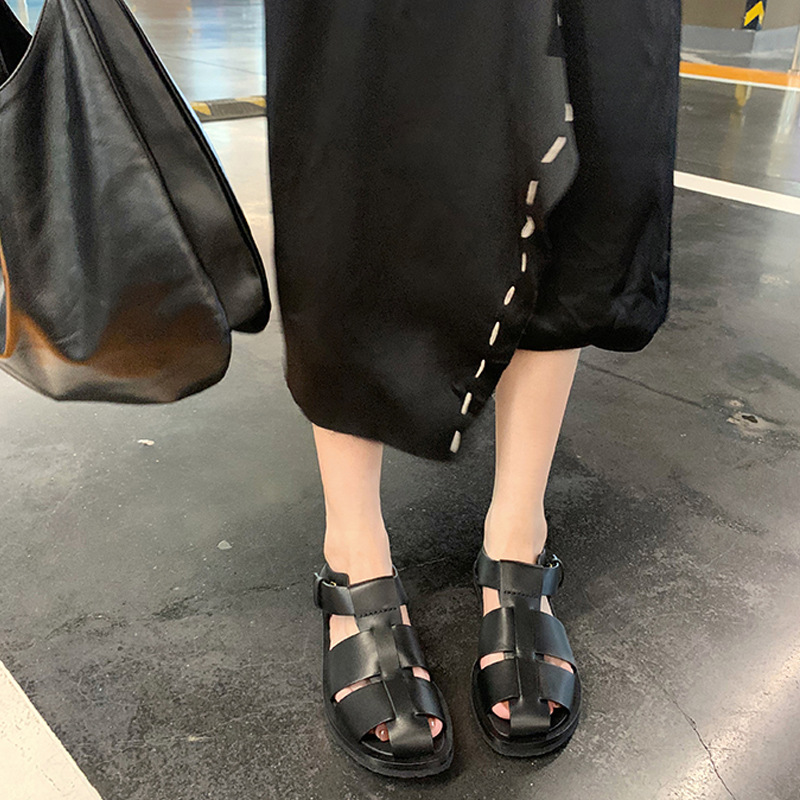 Uva mamá verano nueva moda punta redonda inferior amplia superficie transpirable ajustable sandalias romanas punta cerrada zapatos de jaula de cerdo para las mujeres