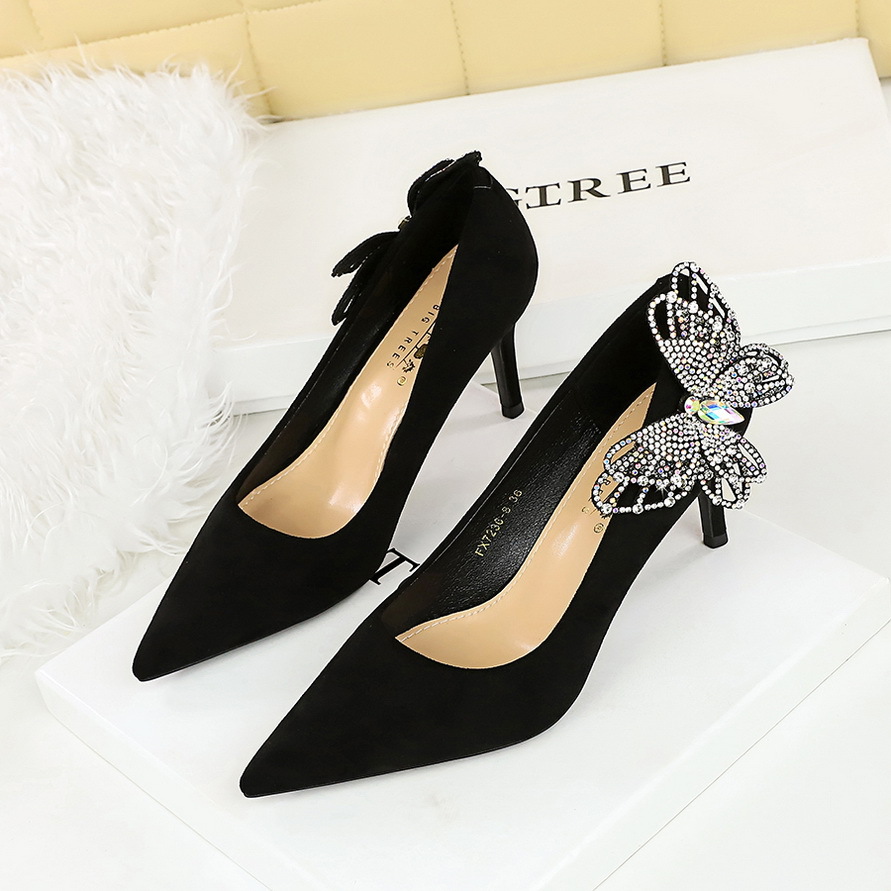 Stiletto pumps med rhinstenssløjfe til festlig anledning_voghion.com