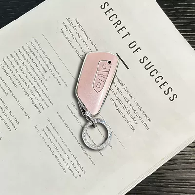 Car key bag: Bora, Tayron 300, Tharu 330 - volkswagen-d-model-quicksand-pink-silver-diamond-ring