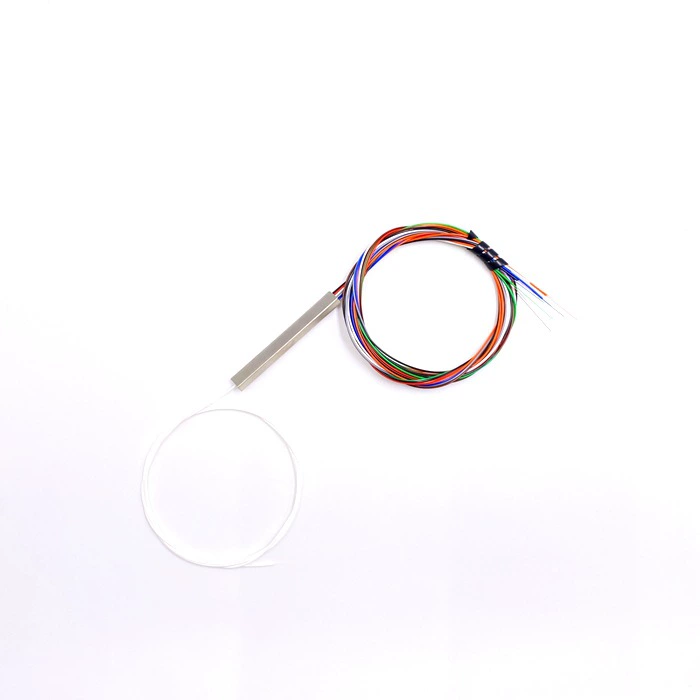 Широкополосный интернет использует микро-оптический сплиттер 1 на 32, сплиттер с низкими потерями и интерфейсом SCAPC 1 на 2.