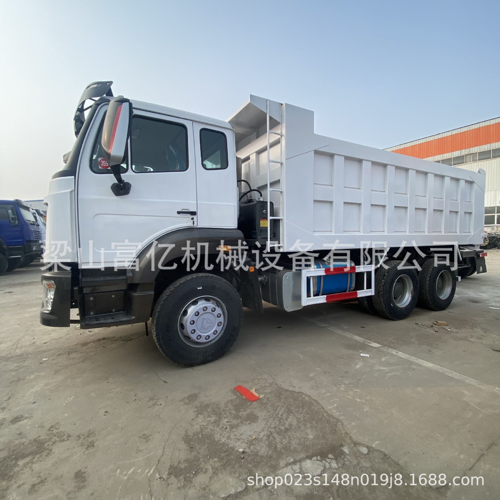 Direct Sales from Foreign Trade Manufacturers: In-Stock Sinotruk 380-Horsepower Haowo 8X4 Dump Truck, Remanufactured Cargo Truck, Tipper Truck