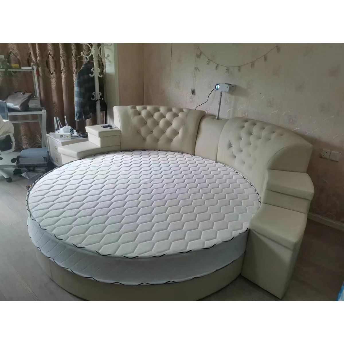 Round Bed Double Bed Modern Internet Celebrity Smart Tatami Massage Music Simple Wedding Bed European Leather Art Bed Round Bedside