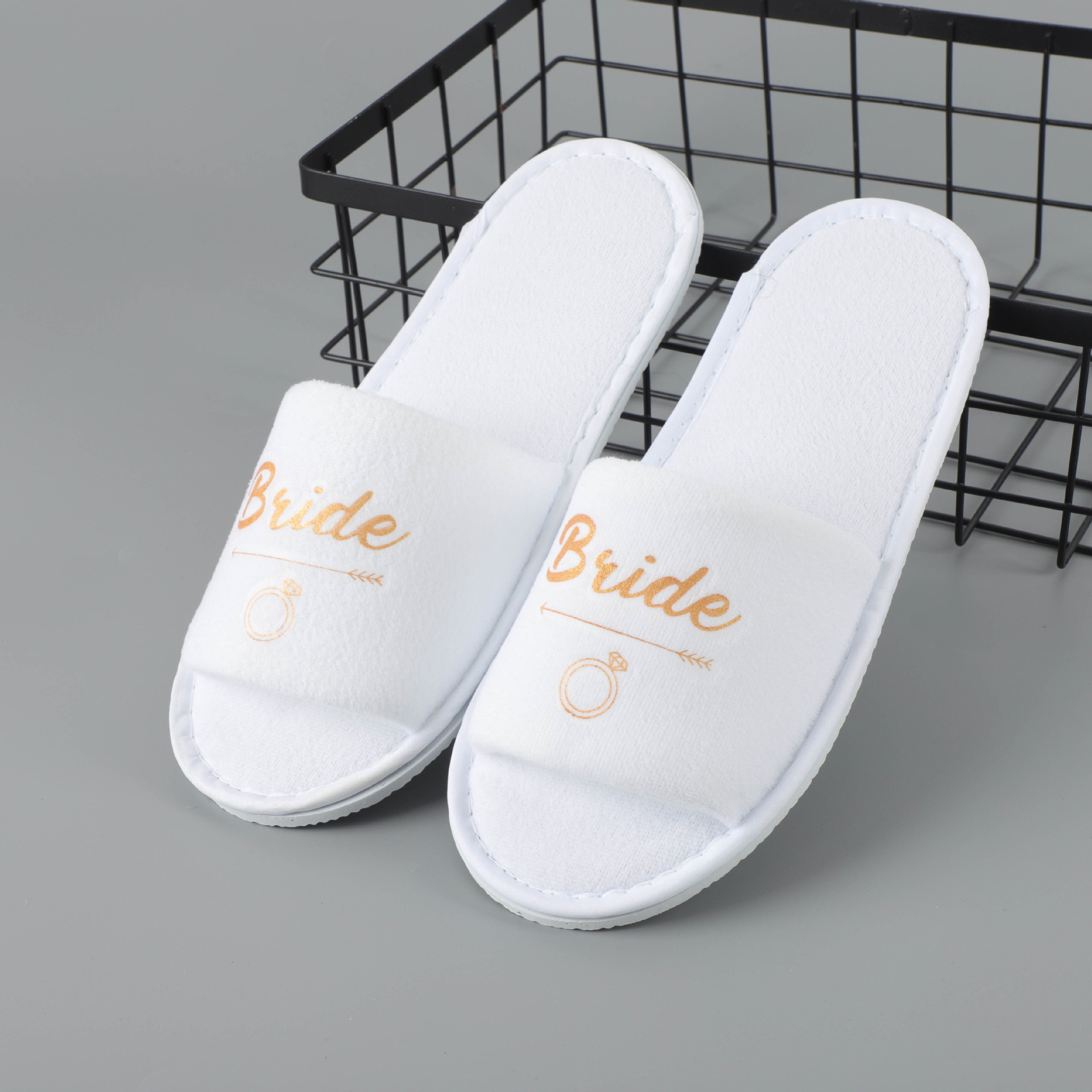 Los fabricantes suministran zapatillas desechables para fiestas de hotel, tela de terciopelo denso, novia de boda, dama de honor, engrosamiento