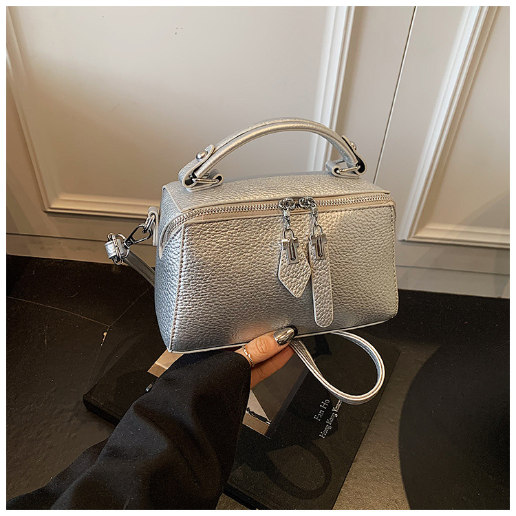 Korean retro fashion hand-held box bag for women 2025 new trendy and versatile small square bag, a niche and simple crossbody bag undefined